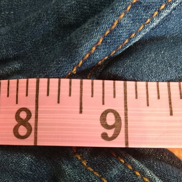 Wild Fable cropped Distressed Skinny Jeans. Size 0 - Picture 8 of 9